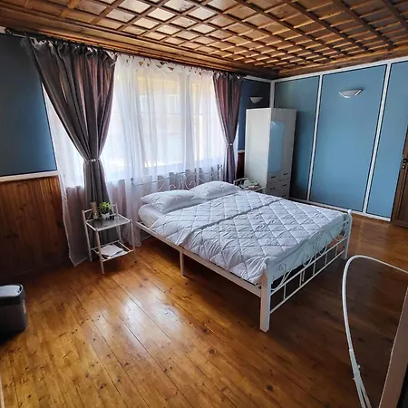 Oldhouse ゲストハウス 3*