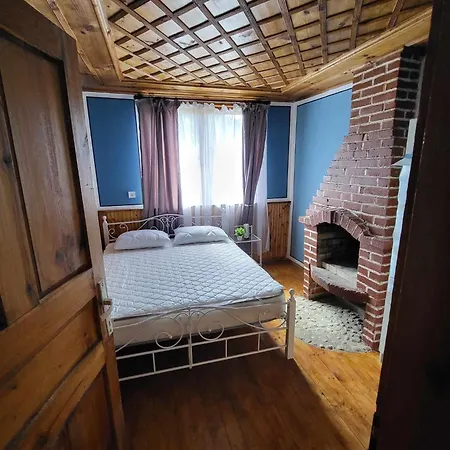 Oldhouse コプリフシティツァ