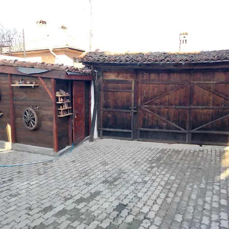 Oldhouse 招待所 3*